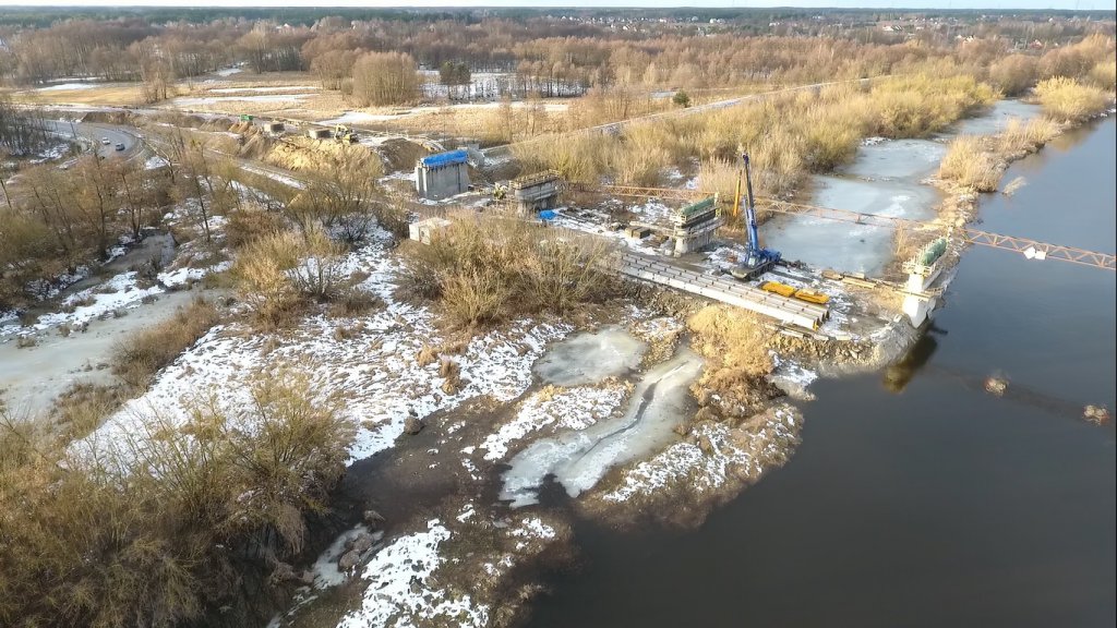 Konstrukcja przęsłowa na budowę mostu przez rzekę Narew [18.01.2019] - zdjęcie #5 - eOstroleka.pl