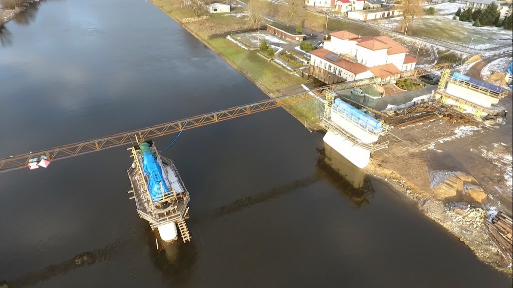 Konstrukcja przęsłowa na budowę mostu przez rzekę Narew [18.01.2019] - zdjęcie #7 - eOstroleka.pl