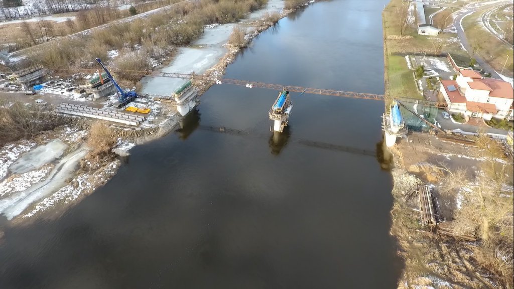 Konstrukcja przęsłowa na budowę mostu przez rzekę Narew [18.01.2019] - zdjęcie #8 - eOstroleka.pl