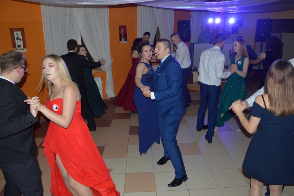 Studniówka w Zespole Szkół Powiatowych w Kadzidle [19.01.2019] - zdjęcie #7 - eOstroleka.pl