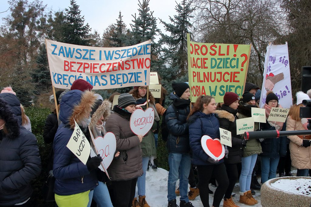 Ostrołęcka młodzież sprzeciwia się agresji i mowie nienawiści  [24.01.2019] - zdjęcie #13 - eOstroleka.pl