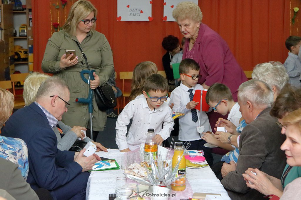 Dzień Babci i Dziadka w PM nr 17 Kraina Misiów [24.01.2019] - zdjęcie #118 - eOstroleka.pl
