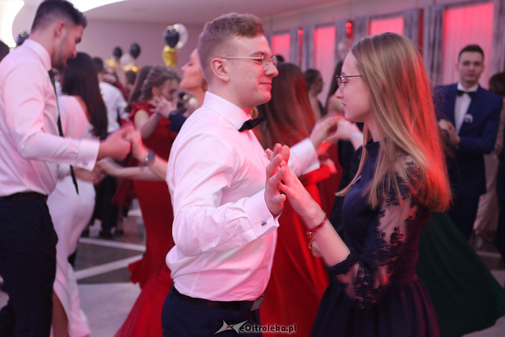 Studniówka II LO w Ostrołęce [25.01.2019] - zdjęcie #100 - eOstroleka.pl