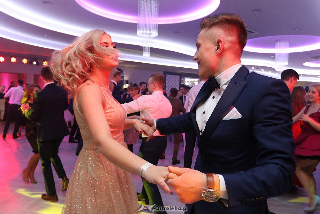 Studniówka II LO w Ostrołęce [25.01.2019] - zdjęcie #93 - eOstroleka.pl