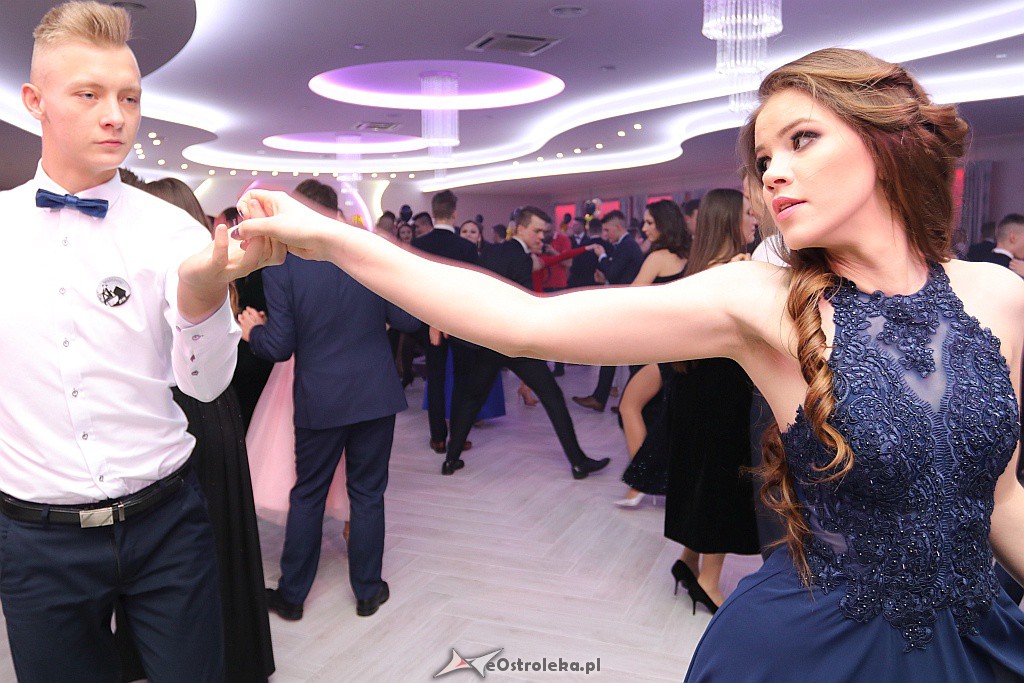 Studniówka II LO w Ostrołęce [25.01.2019] - zdjęcie #90 - eOstroleka.pl