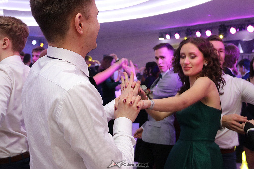 Studniówka II LO w Ostrołęce [25.01.2019] - zdjęcie #87 - eOstroleka.pl