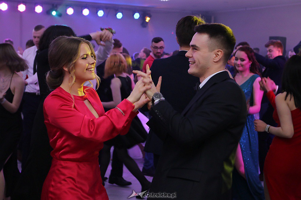 Studniówka II LO w Ostrołęce [25.01.2019] - zdjęcie #85 - eOstroleka.pl