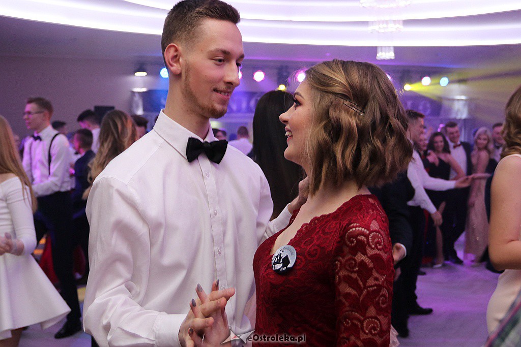 Studniówka II LO w Ostrołęce [25.01.2019] - zdjęcie #81 - eOstroleka.pl