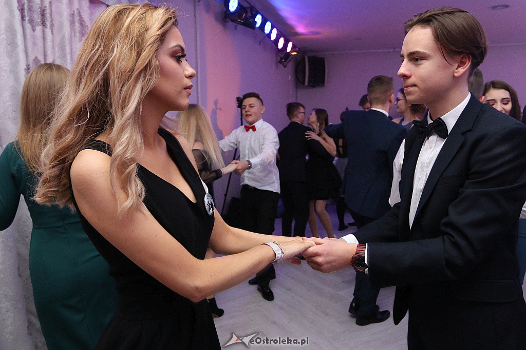 Studniówka II LO w Ostrołęce [25.01.2019] - zdjęcie #74 - eOstroleka.pl