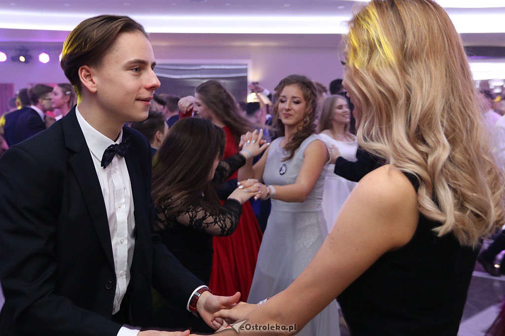 Studniówka II LO w Ostrołęce [25.01.2019] - zdjęcie #71 - eOstroleka.pl