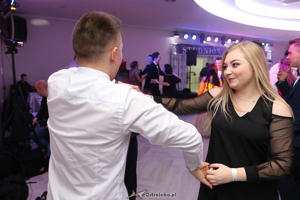 Studniówka II LO w Ostrołęce [25.01.2019] - zdjęcie #69 - eOstroleka.pl