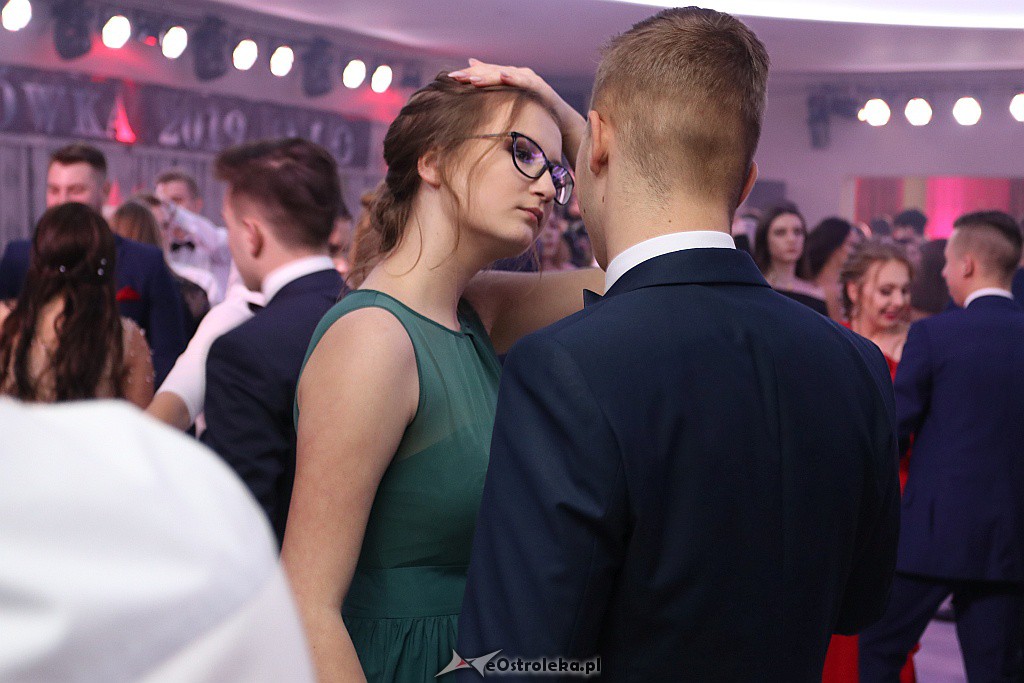 Studniówka II LO w Ostrołęce [25.01.2019] - zdjęcie #68 - eOstroleka.pl