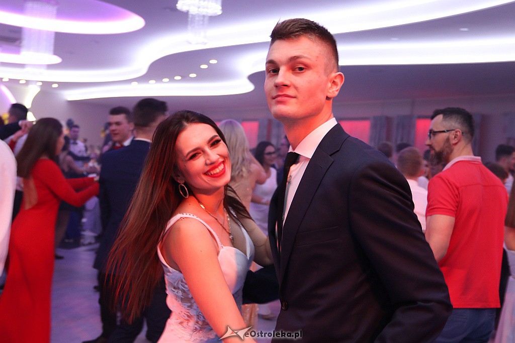 Studniówka II LO w Ostrołęce [25.01.2019] - zdjęcie #65 - eOstroleka.pl