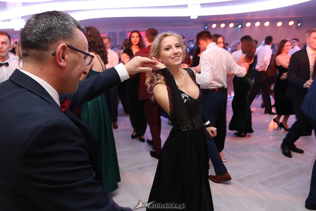 Studniówka II LO w Ostrołęce [25.01.2019] - zdjęcie #64 - eOstroleka.pl