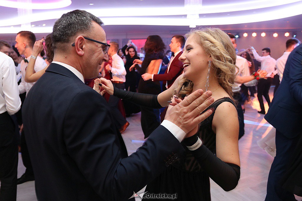 Studniówka II LO w Ostrołęce [25.01.2019] - zdjęcie #63 - eOstroleka.pl