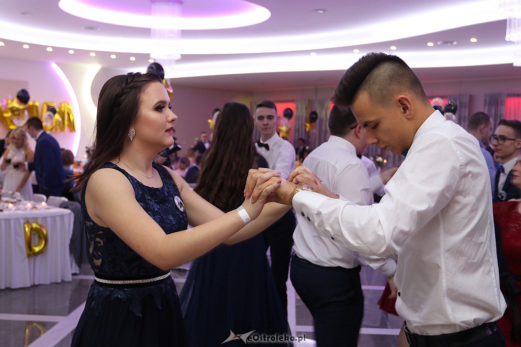 Studniówka II LO w Ostrołęce [25.01.2019] - zdjęcie #59 - eOstroleka.pl