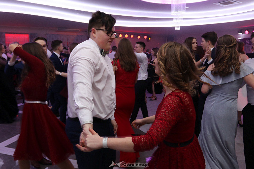 Studniówka II LO w Ostrołęce [25.01.2019] - zdjęcie #57 - eOstroleka.pl