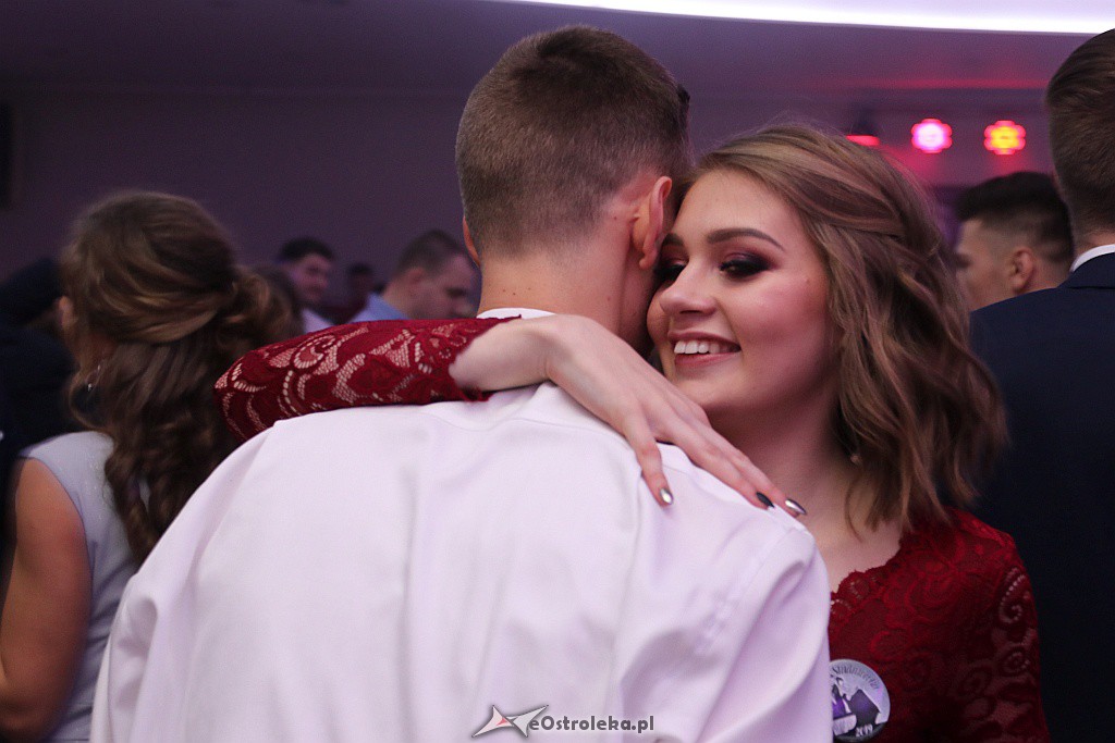 Studniówka II LO w Ostrołęce [25.01.2019] - zdjęcie #55 - eOstroleka.pl