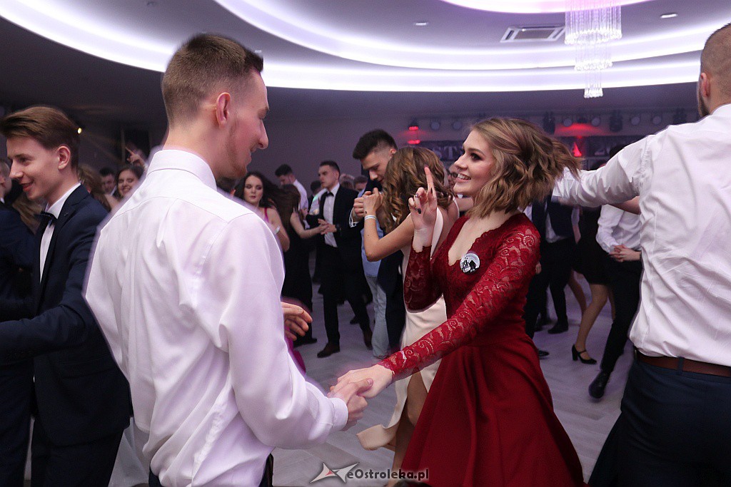 Studniówka II LO w Ostrołęce [25.01.2019] - zdjęcie #53 - eOstroleka.pl