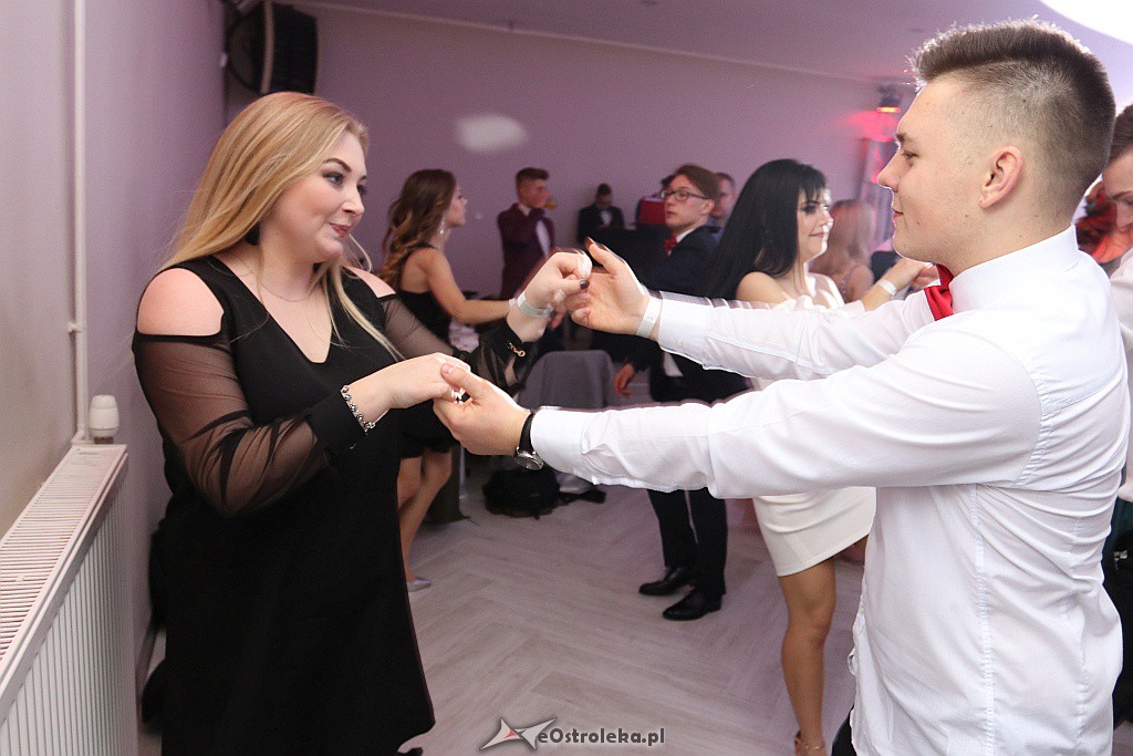 Studniówka II LO w Ostrołęce [25.01.2019] - zdjęcie #47 - eOstroleka.pl