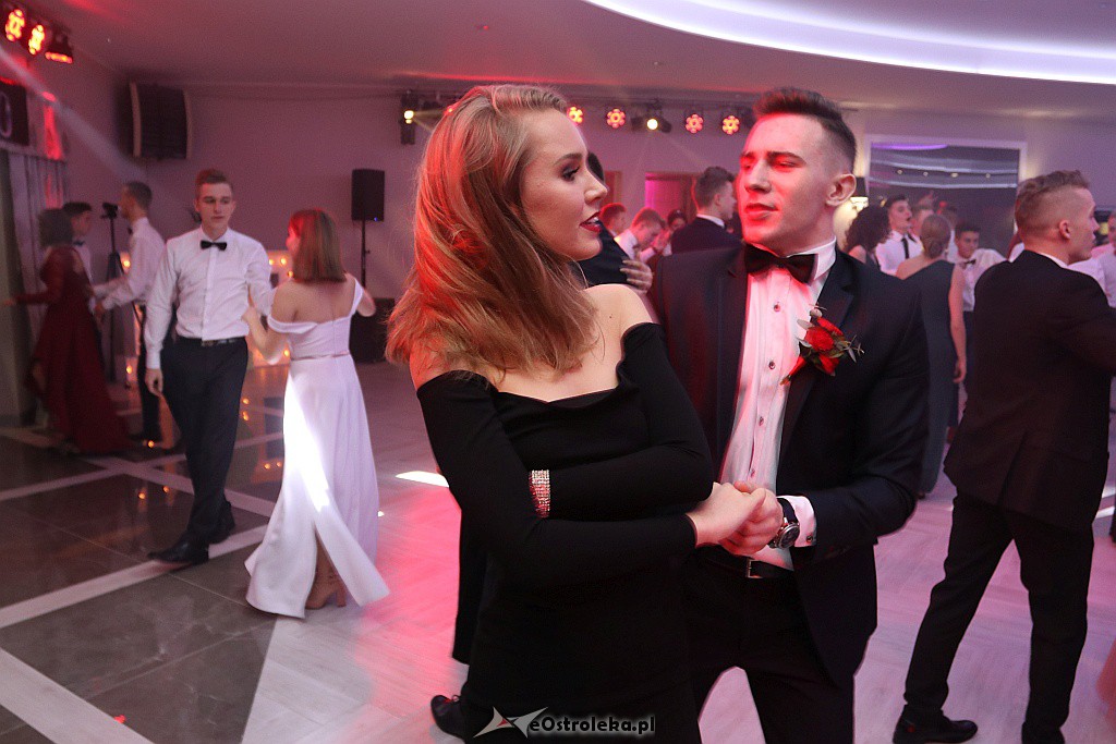 Studniówka II LO w Ostrołęce [25.01.2019] - zdjęcie #41 - eOstroleka.pl