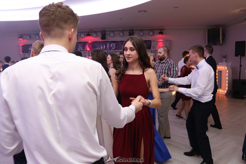 Studniówka II LO w Ostrołęce [25.01.2019] - zdjęcie #36 - eOstroleka.pl