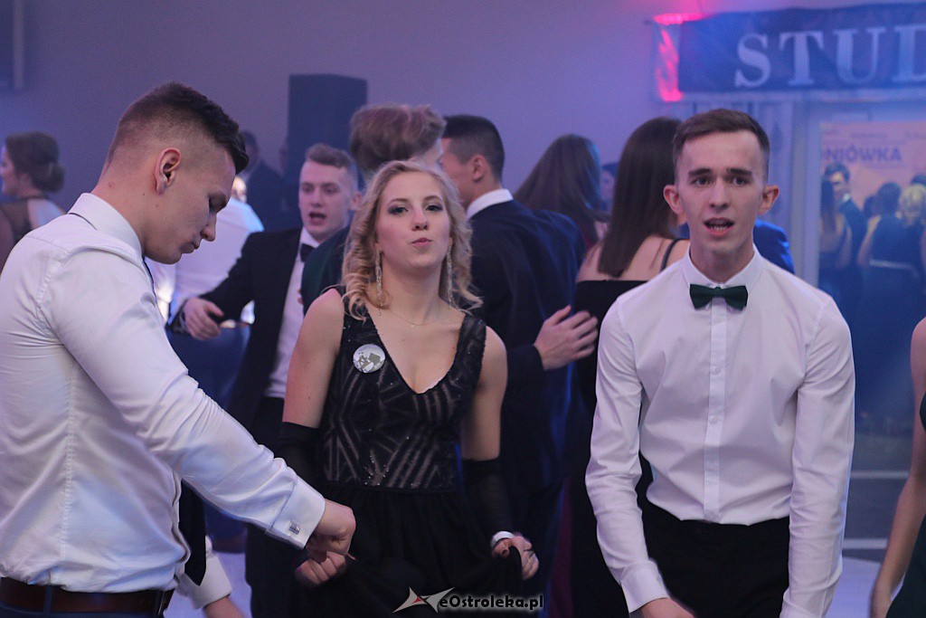 Studniówka II LO w Ostrołęce [25.01.2019] - zdjęcie #35 - eOstroleka.pl
