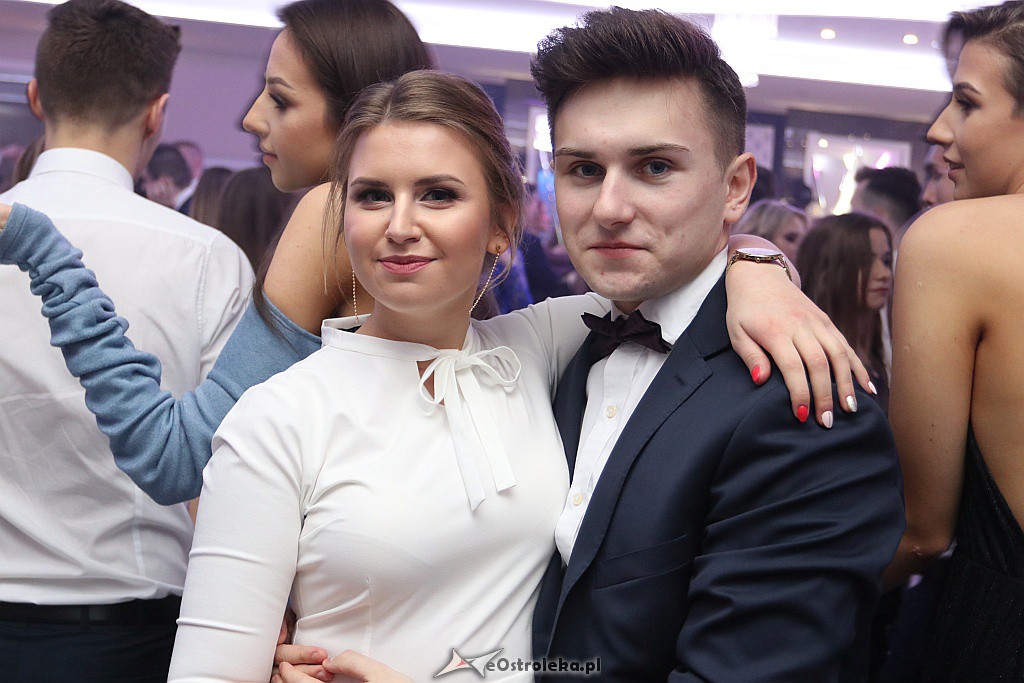 Studniówka II LO w Ostrołęce [25.01.2019] - zdjęcie #30 - eOstroleka.pl