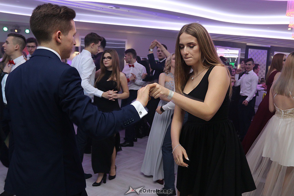 Studniówka II LO w Ostrołęce [25.01.2019] - zdjęcie #27 - eOstroleka.pl