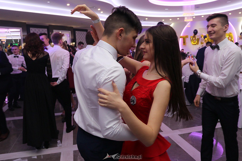 Studniówka II LO w Ostrołęce [25.01.2019] - zdjęcie #25 - eOstroleka.pl