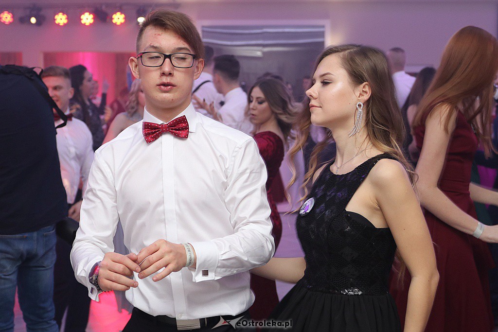 Studniówka II LO w Ostrołęce [25.01.2019] - zdjęcie #21 - eOstroleka.pl