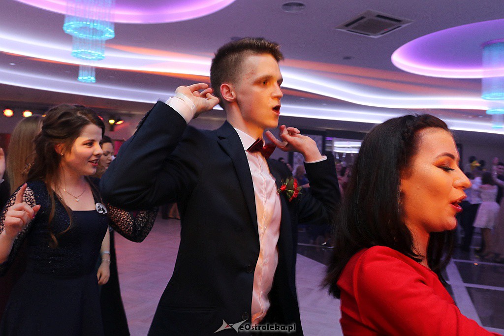 Studniówka II LO w Ostrołęce [25.01.2019] - zdjęcie #18 - eOstroleka.pl