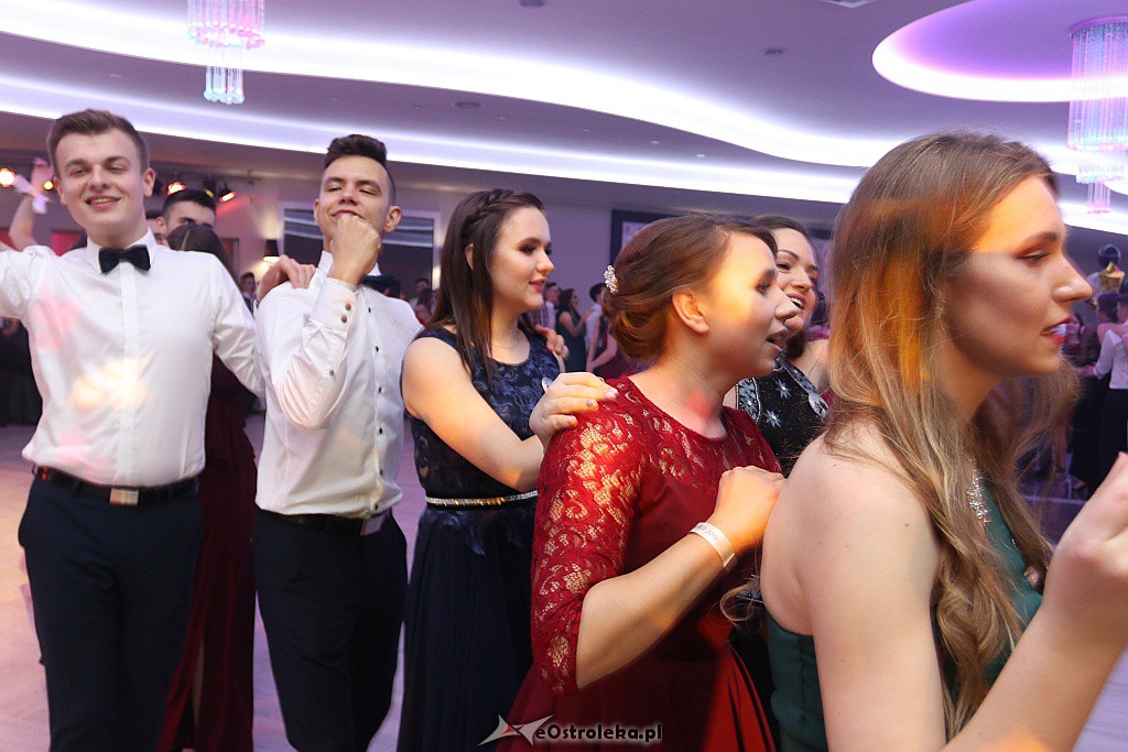 Studniówka II LO w Ostrołęce [25.01.2019] - zdjęcie #17 - eOstroleka.pl