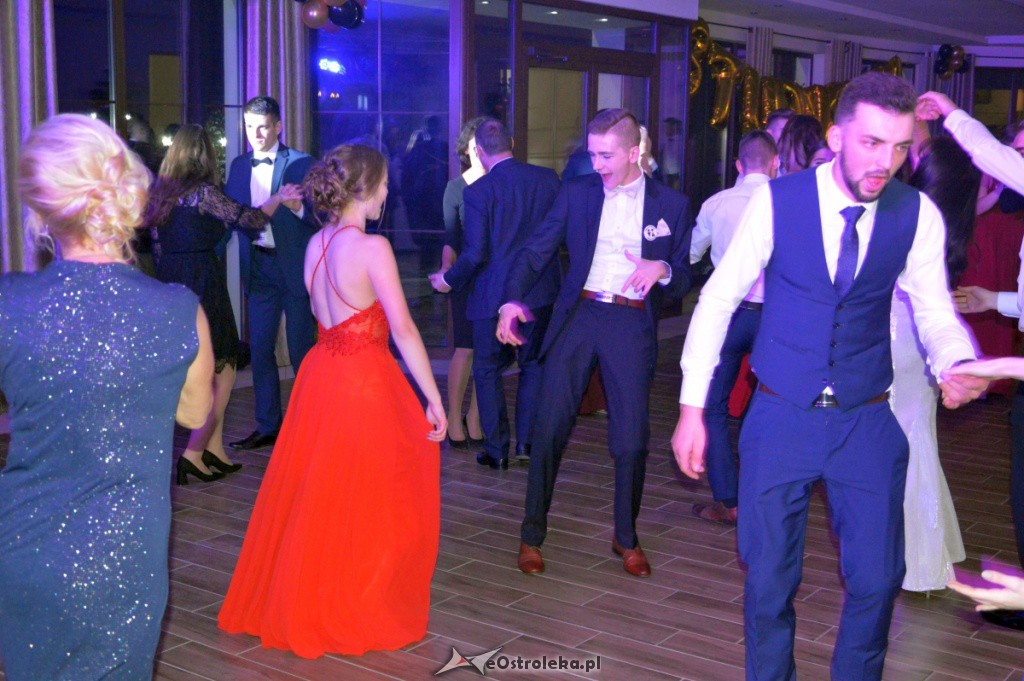 Studniówka w ZSP w Myszyńcu [26.01.2019] - zdjęcie #16 - eOstroleka.pl