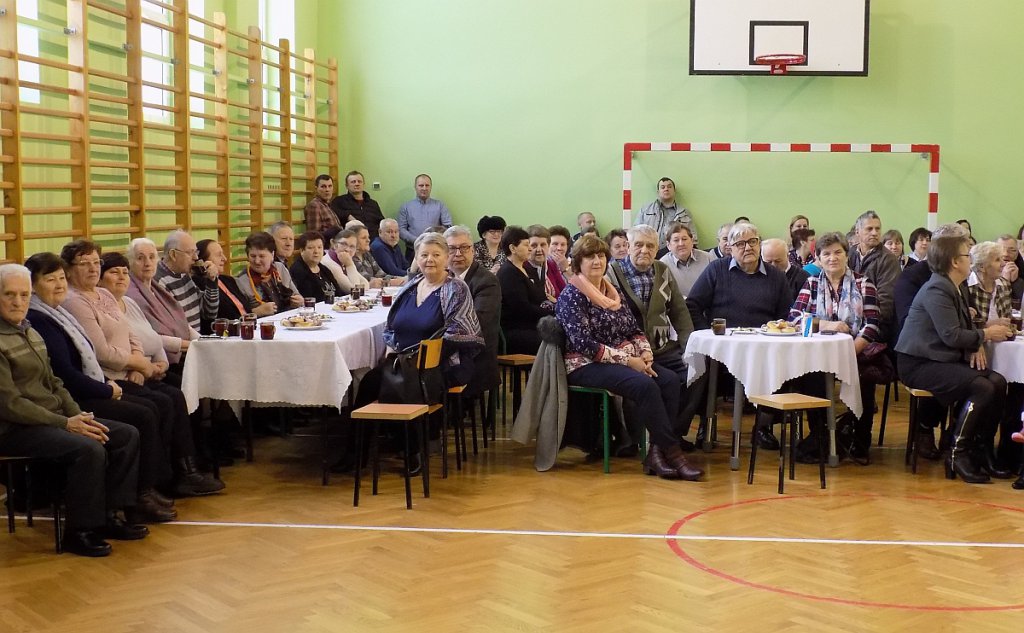 Dzień Babci i Dziadka w Szkole Podstawowej w Wykrocie [22.01.2019] - zdjęcie #1 - eOstroleka.pl