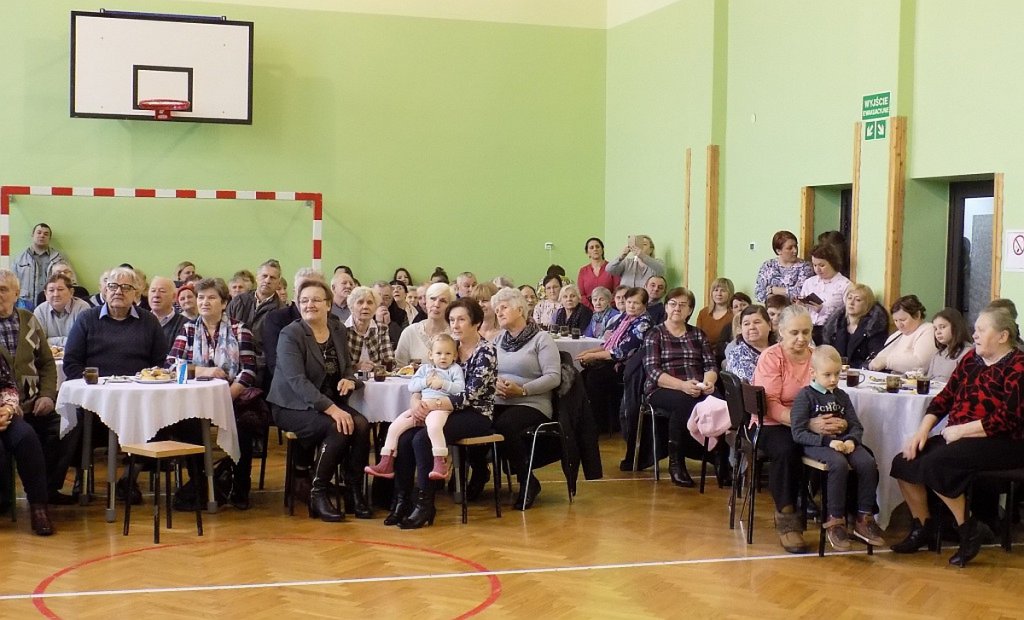 Dzień Babci i Dziadka w Szkole Podstawowej w Wykrocie [22.01.2019] - zdjęcie #3 - eOstroleka.pl