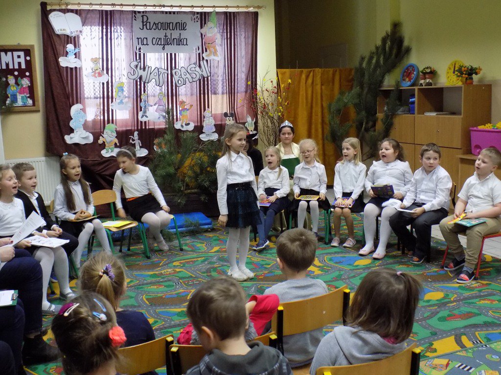 Pasowanie na czytelnika w Szkole Podstawowej w Wykrocie  [30.01.2019] - zdjęcie #18 - eOstroleka.pl