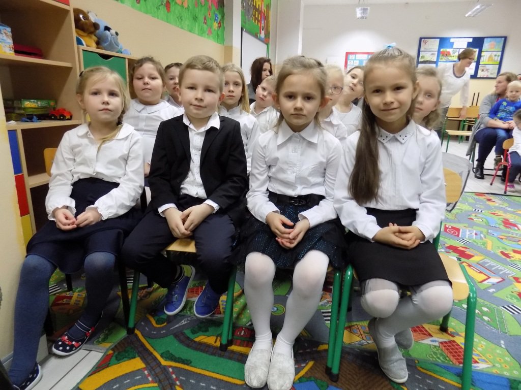 Pasowanie na czytelnika w Szkole Podstawowej w Wykrocie  [30.01.2019] - zdjęcie #1 - eOstroleka.pl