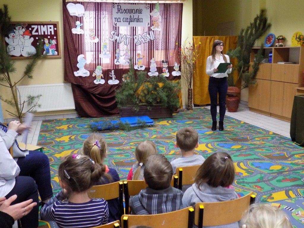 Pasowanie na czytelnika w Szkole Podstawowej w Wykrocie  [30.01.2019] - zdjęcie #2 - eOstroleka.pl