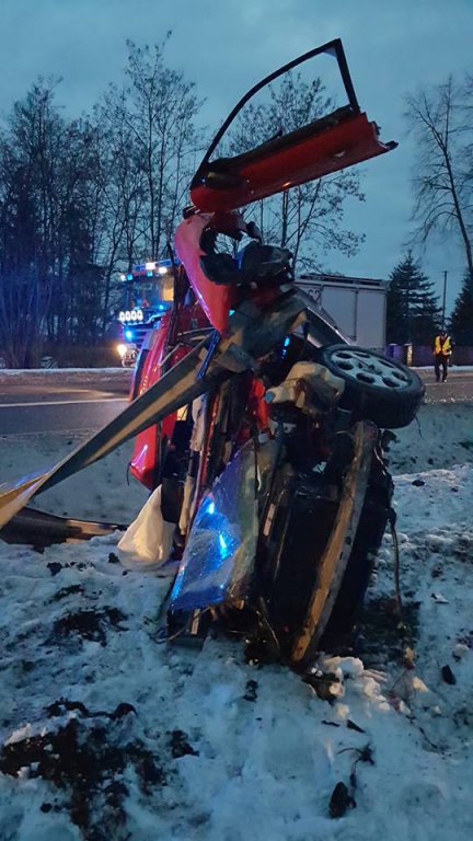 Poważny wypadek w Zawodziu [03.02.2019] - zdjęcie #4 - eOstroleka.pl