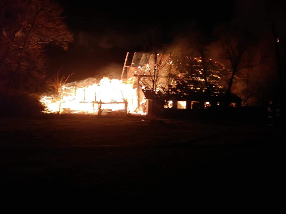 Pożar stodoły w Trzaskach [13.02.2019] - zdjęcie #6 - eOstroleka.pl