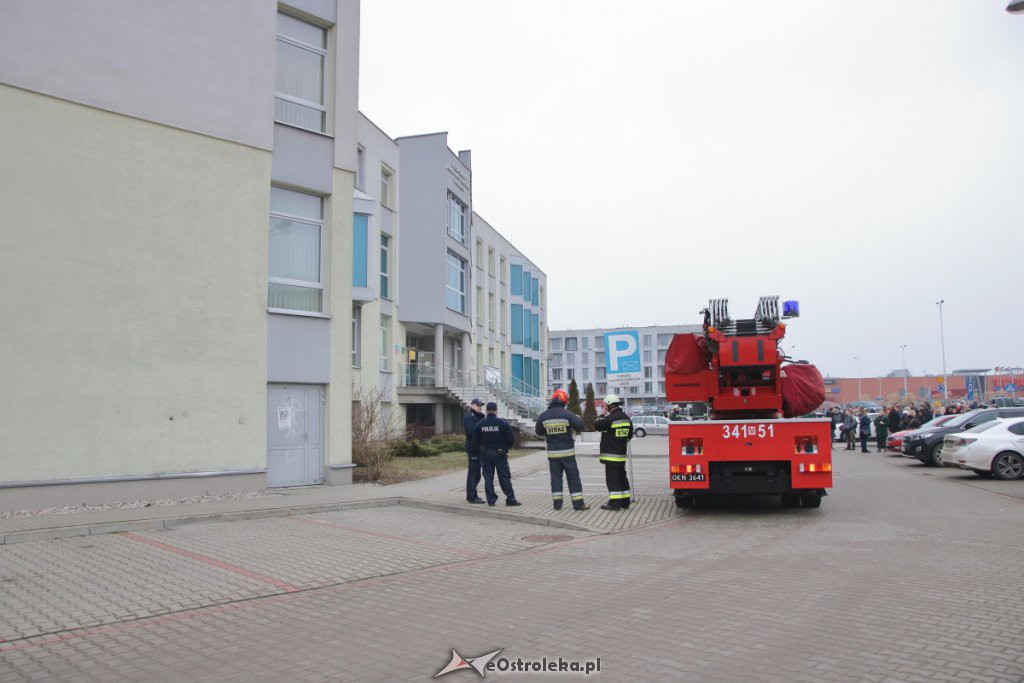 Pożar we WSAP. Z budynku uczelni ewakuowano około 100 osób [15.02.2019] - zdjęcie #1 - eOstroleka.pl