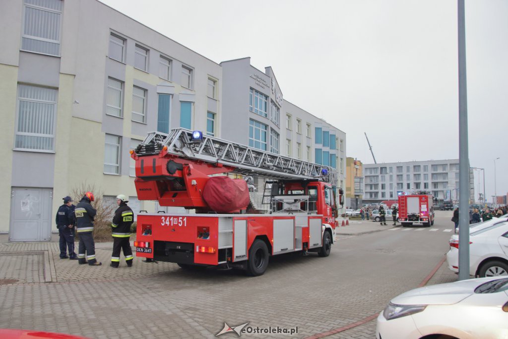 Pożar we WSAP. Z budynku uczelni ewakuowano około 100 osób [15.02.2019] - zdjęcie #3 - eOstroleka.pl
