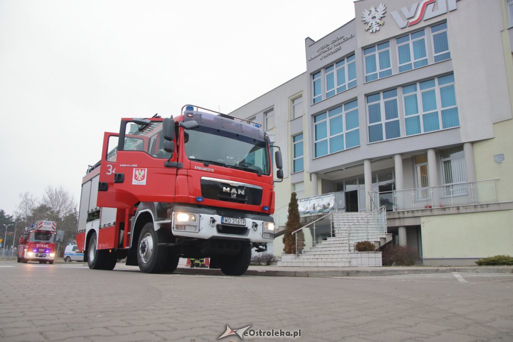 Pożar we WSAP. Z budynku uczelni ewakuowano około 100 osób [15.02.2019] - zdjęcie #11 - eOstroleka.pl