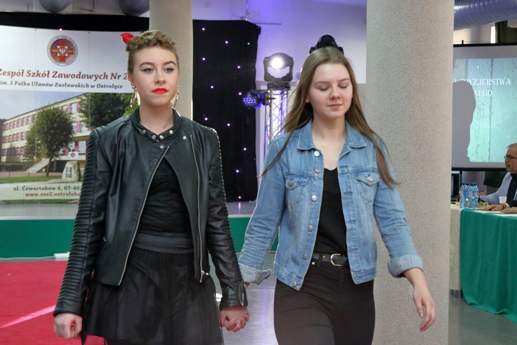XI Festiwal Fryzjerstwa Artystycznego w ZSZ nr 2 [27.02.2019] - zdjęcie #12 - eOstroleka.pl