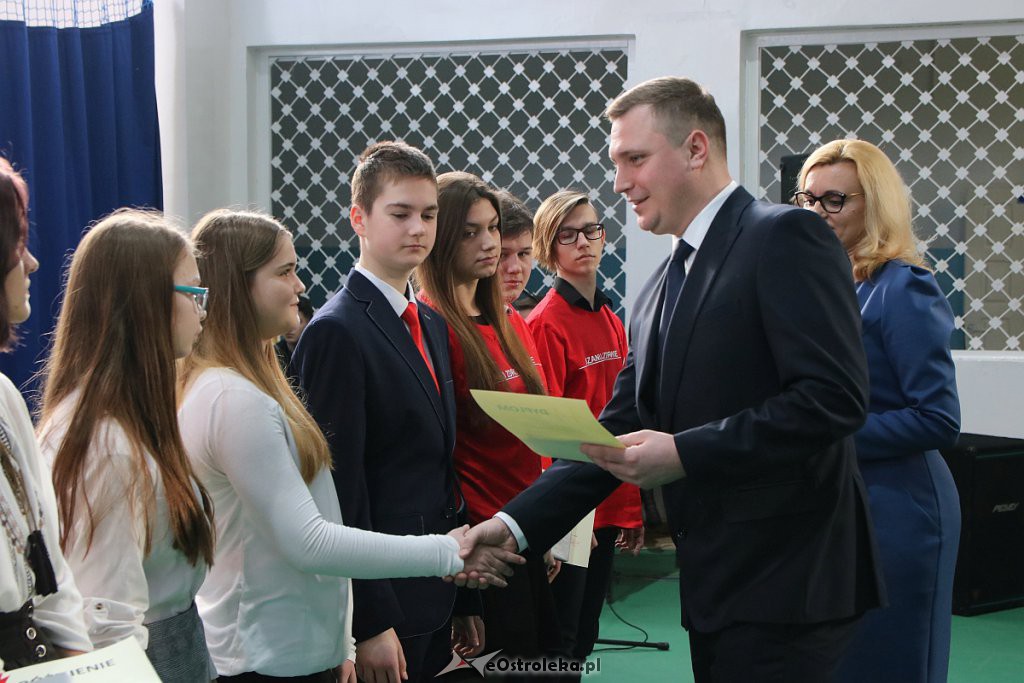 Narodowy Dzień Pamięci Żołnierzy Wyklętych w ZSZ nr 3 [01.03.2019] - zdjęcie #5 - eOstroleka.pl