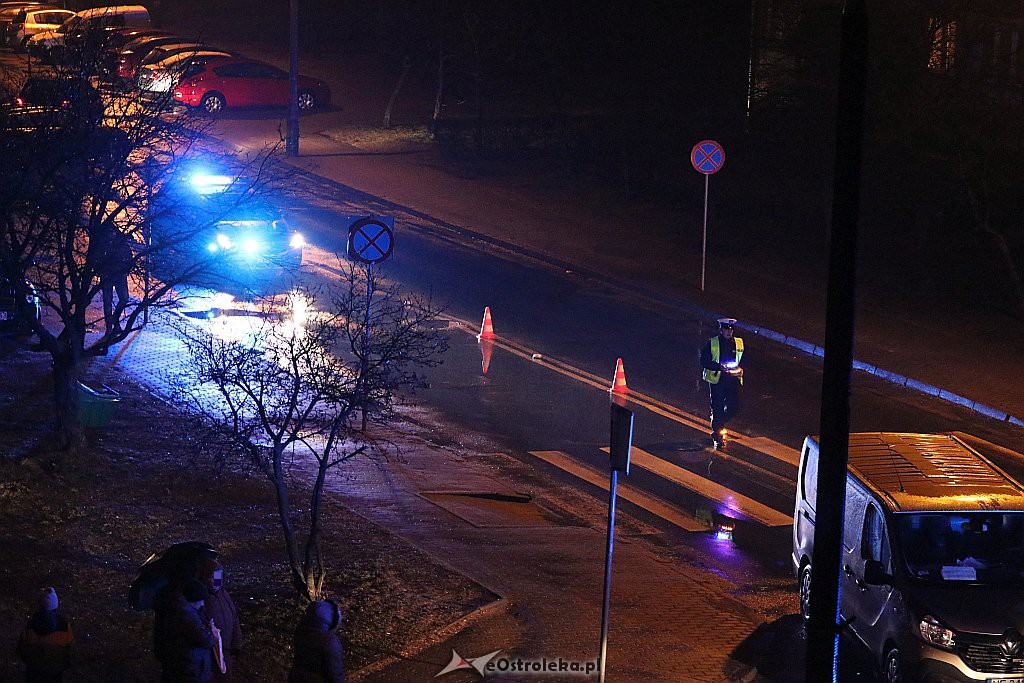 Potrącenie pieszego przy ul. Goworowskiej [03.03.2019] - zdjęcie #10 - eOstroleka.pl