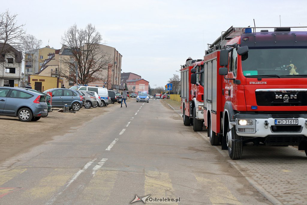 Ewakuacja SP nr 10 w Ostrołęce. To nie są ćwiczenia! [07.03.2019] - zdjęcie #12 - eOstroleka.pl