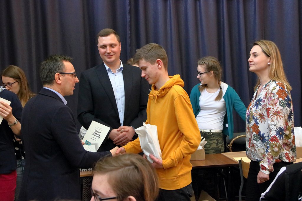 POCISK  w II LO w Ostrołęce [18.03.2019] - zdjęcie #2 - eOstroleka.pl