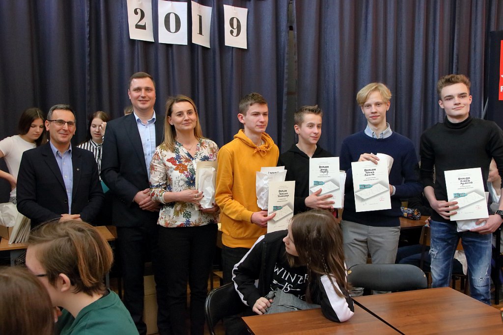 POCISK  w II LO w Ostrołęce [18.03.2019] - zdjęcie #1 - eOstroleka.pl